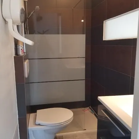 La Baraquette De Thau Holiday home *
