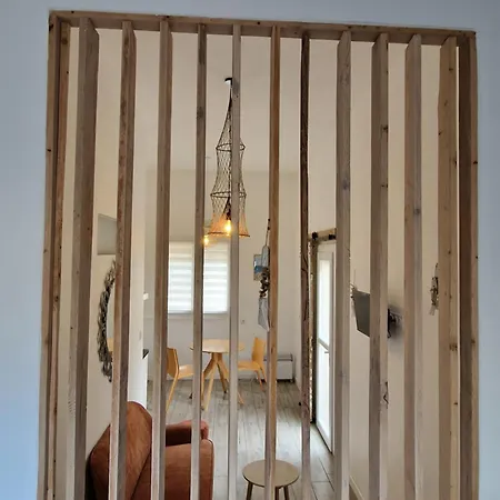 La Baraquette De Thau Holiday home *