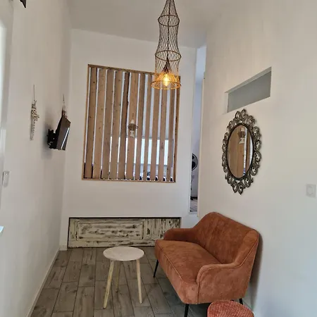 La Baraquette De Thau Holiday home